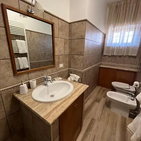 Donna Viruzza Oda ve Kahvaltı Marina di Schiavonea