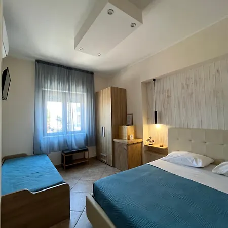 Donna Viruzza 4* مارينا دي سكيافوني
