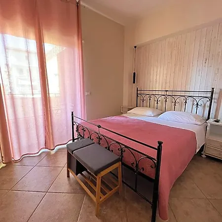 Donna Viruzza 4* مارينا دي سكيافوني