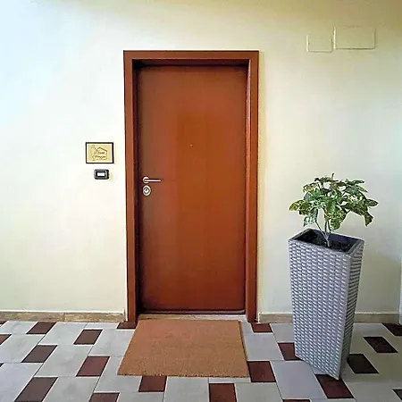 Donna Viruzza فندق مبيت وإفطار مارينا دي سكيافوني