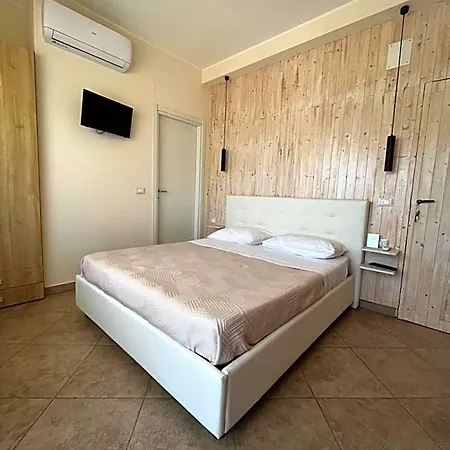 فندق مبيت وإفطار Donna Viruzza 4*
